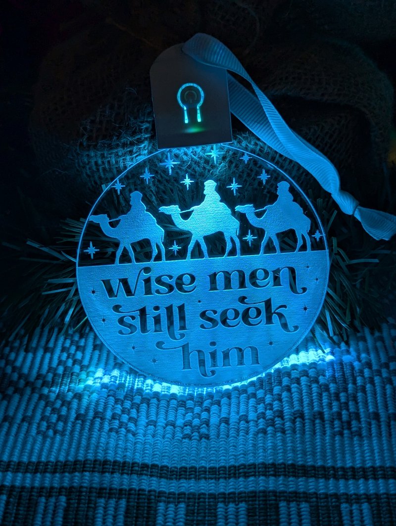 Rechargeable three wise men LED light bauble with soft rainbow glow